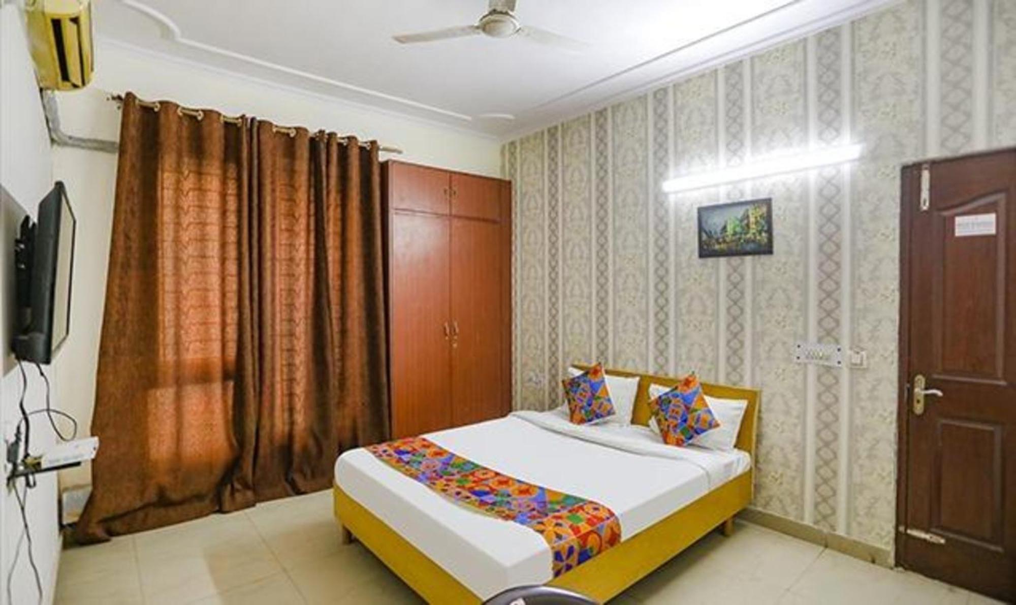 Hotel Fabexpress Ap International Noida Exteriér fotografie