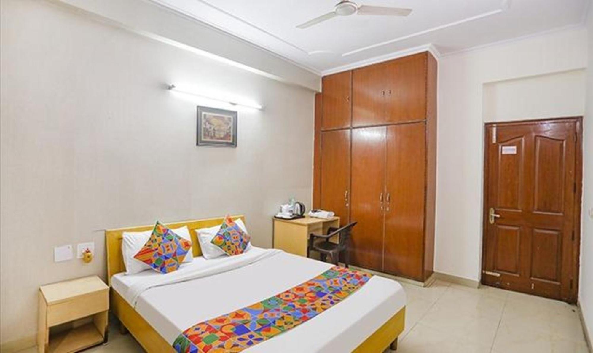 Hotel Fabexpress Ap International Noida Exteriér fotografie
