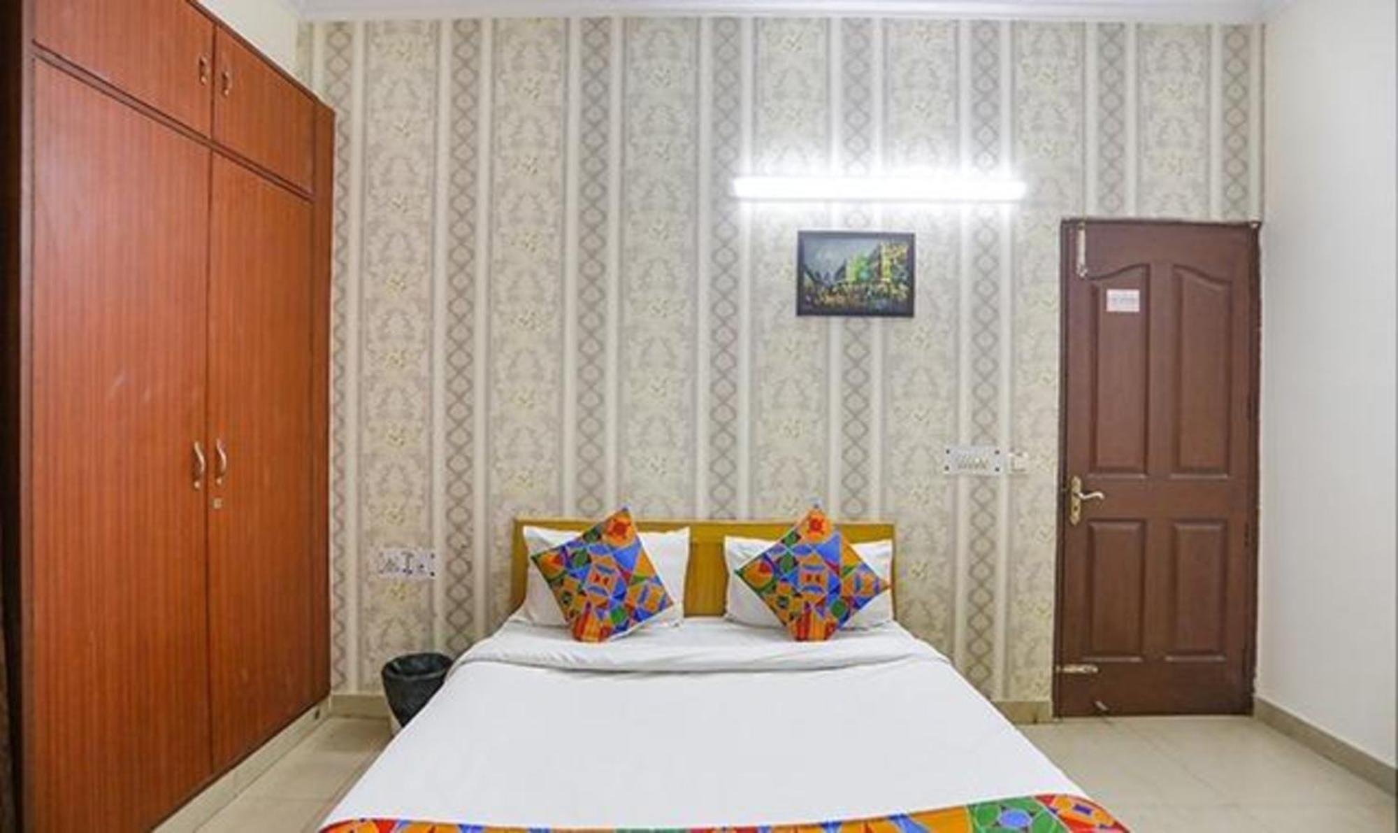 Hotel Fabexpress Ap International Noida Exteriér fotografie