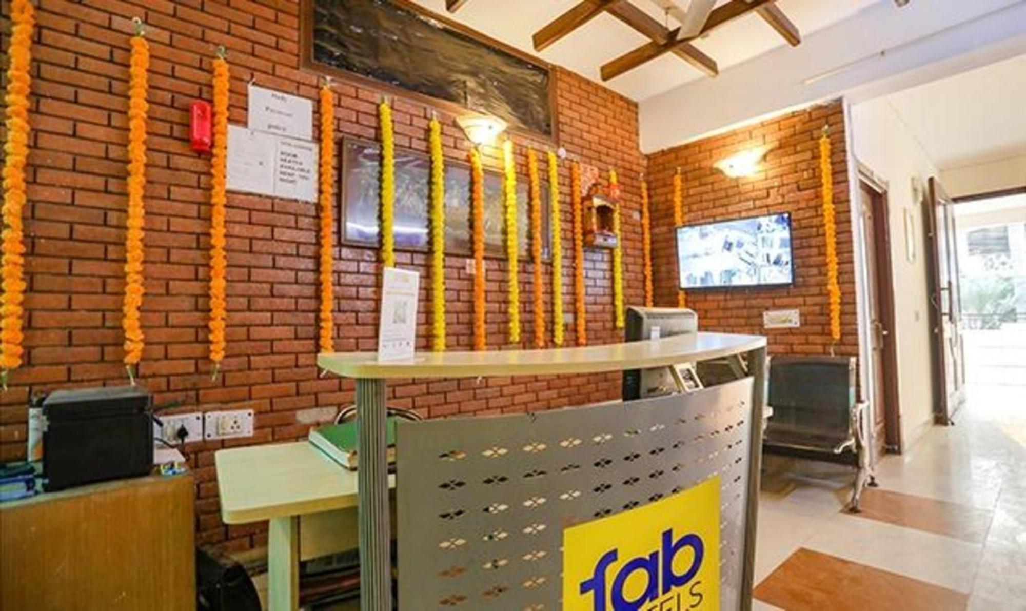 Hotel Fabexpress Ap International Noida Exteriér fotografie