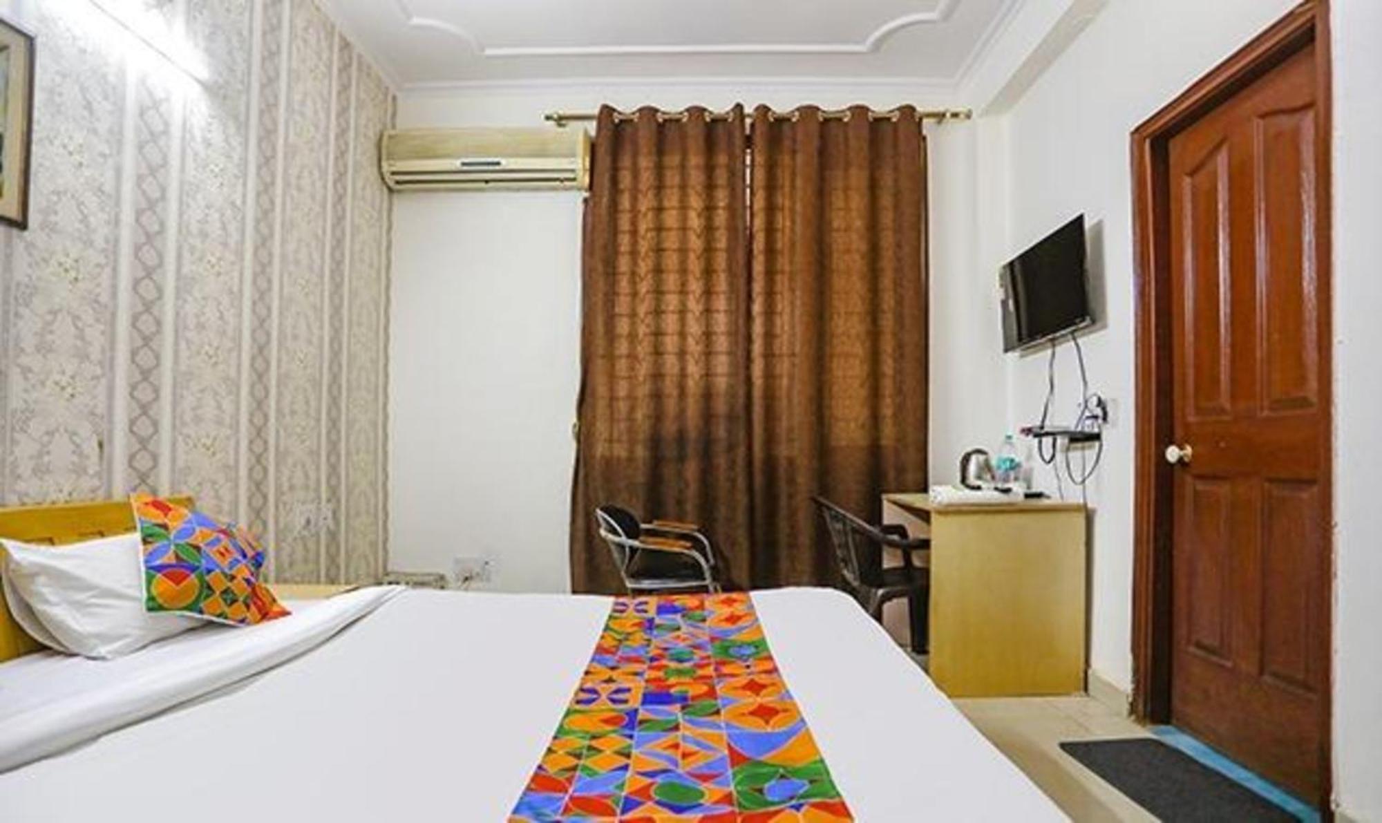 Hotel Fabexpress Ap International Noida Exteriér fotografie